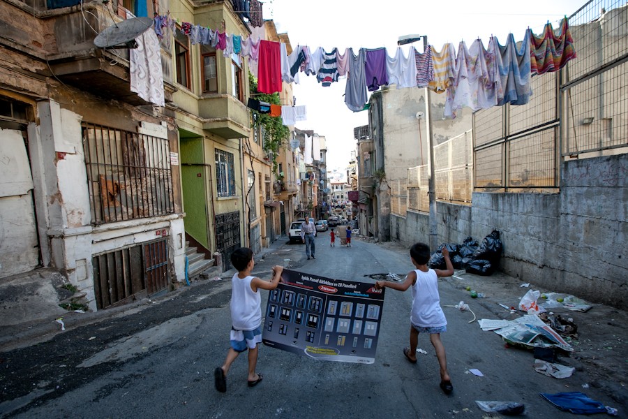 children playin on the streets of tarlabasi